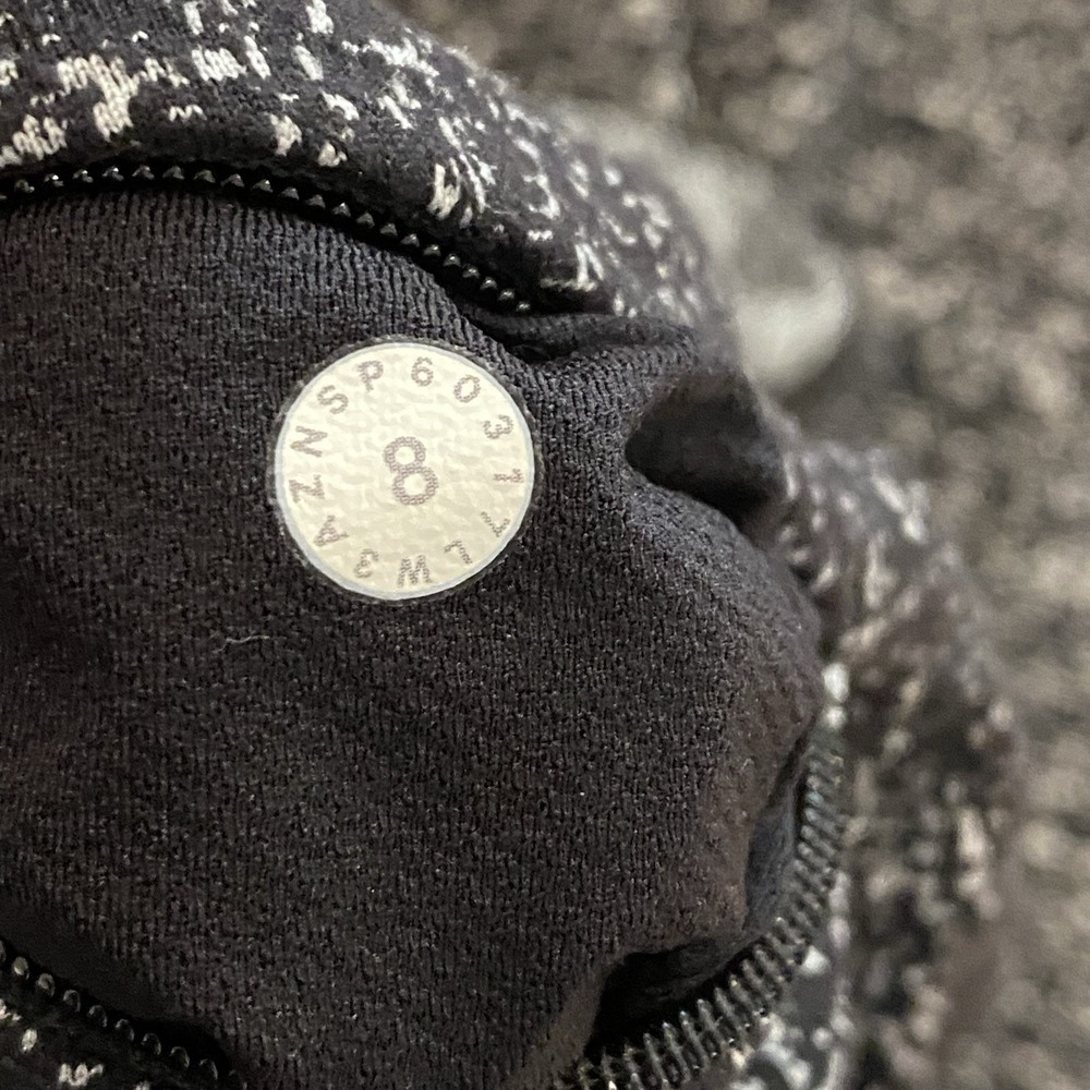 Lululemon Extra Mile Long Sleeve Running Luon Suited Jacquard Black White Size 8 - Picture 14 of 14